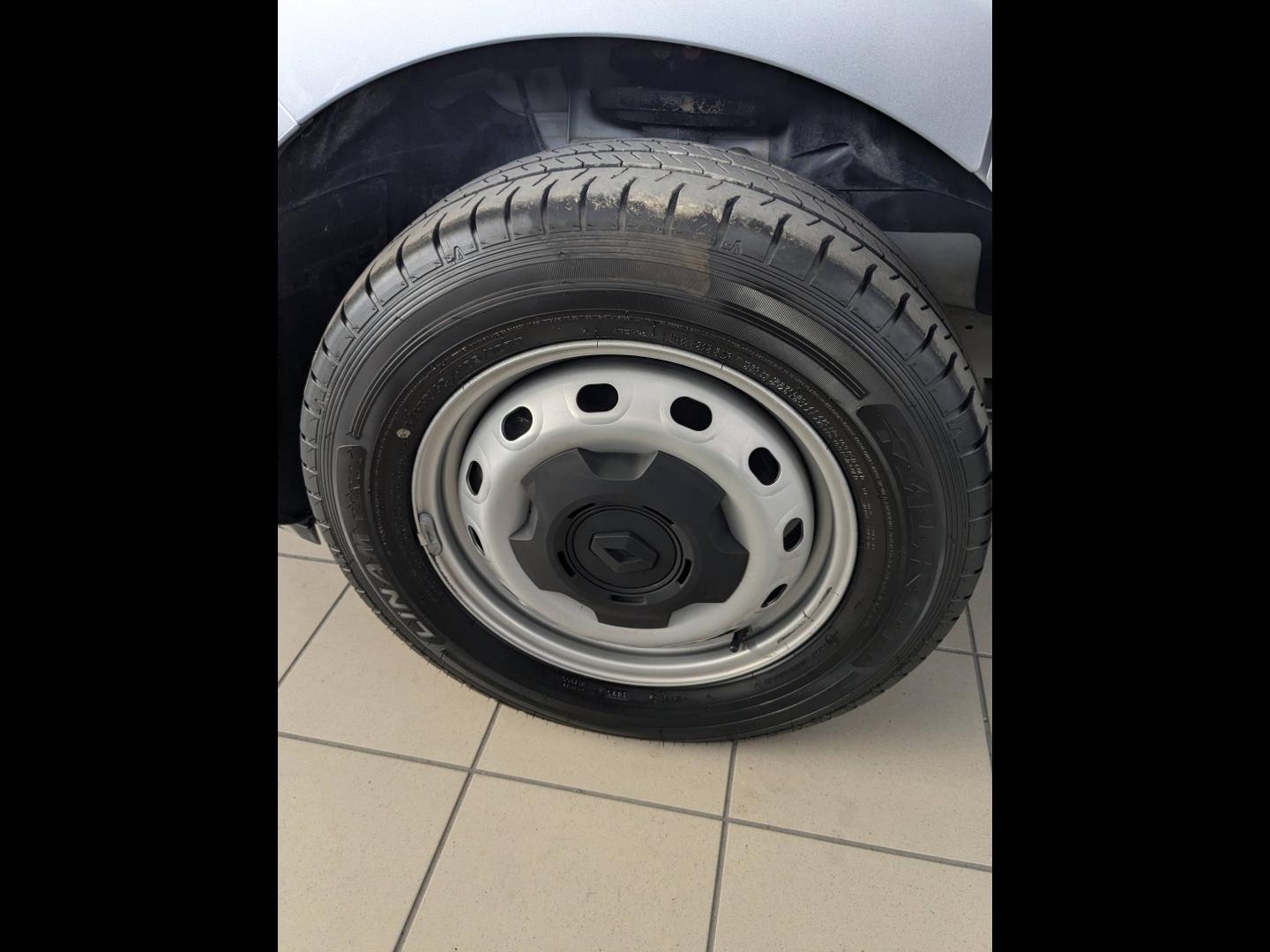 RENAULT Trafic Fg L1H1 3T 2.0 Blue dCi 170ch Advance EDC -24 - Photo 17