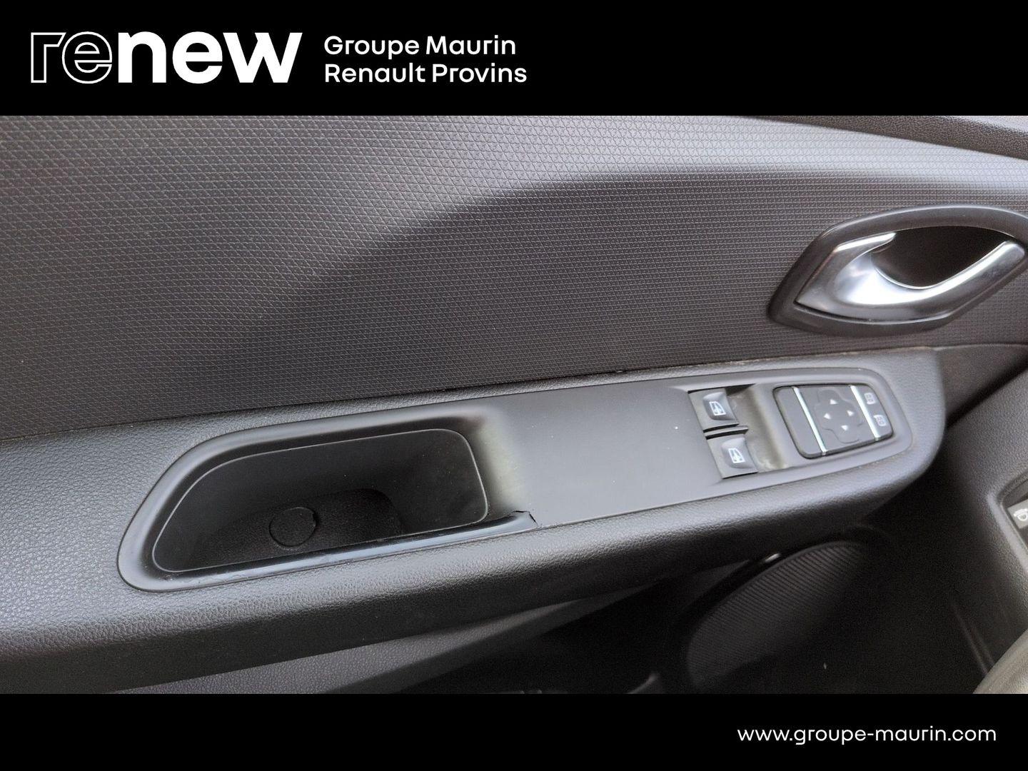 RENAULT Clio 0.9 TCe 90ch energy Business 5p - Photo 28